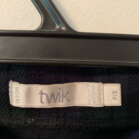 Check skirt from Simons - Picture 3 of 3